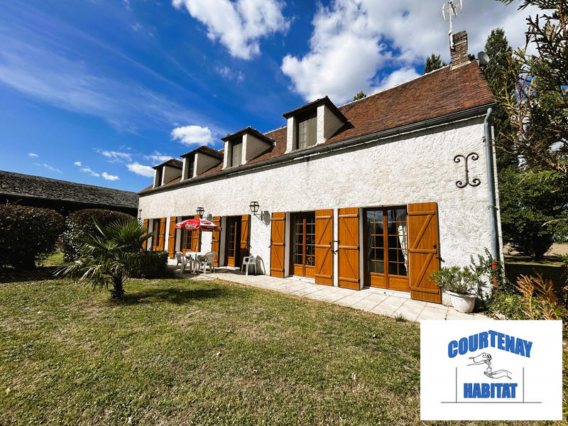 Maison traditionnelle - 280 m² - 7 pièces