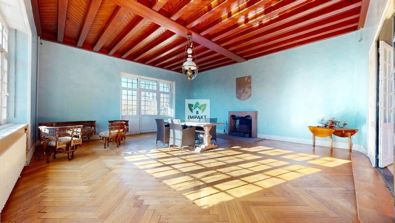 Maison - 460 m² - 15 pièces