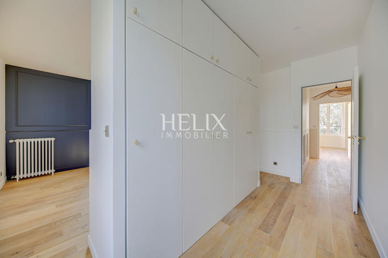 Maison - 383 m² - 9 pièces