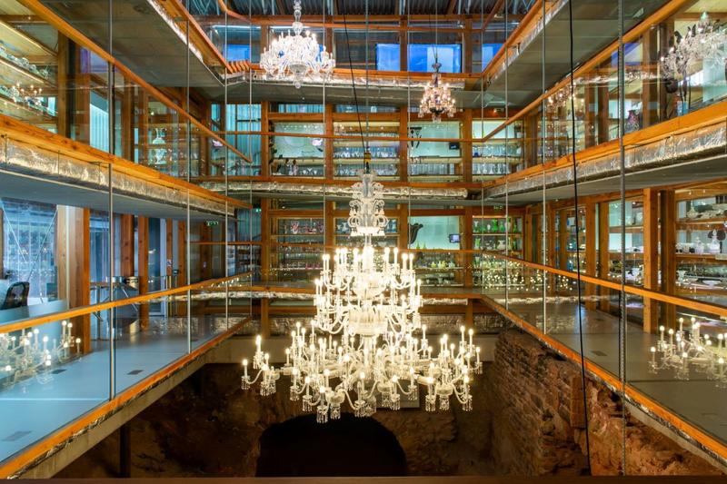 Habit de lumières – Installation lumineuse