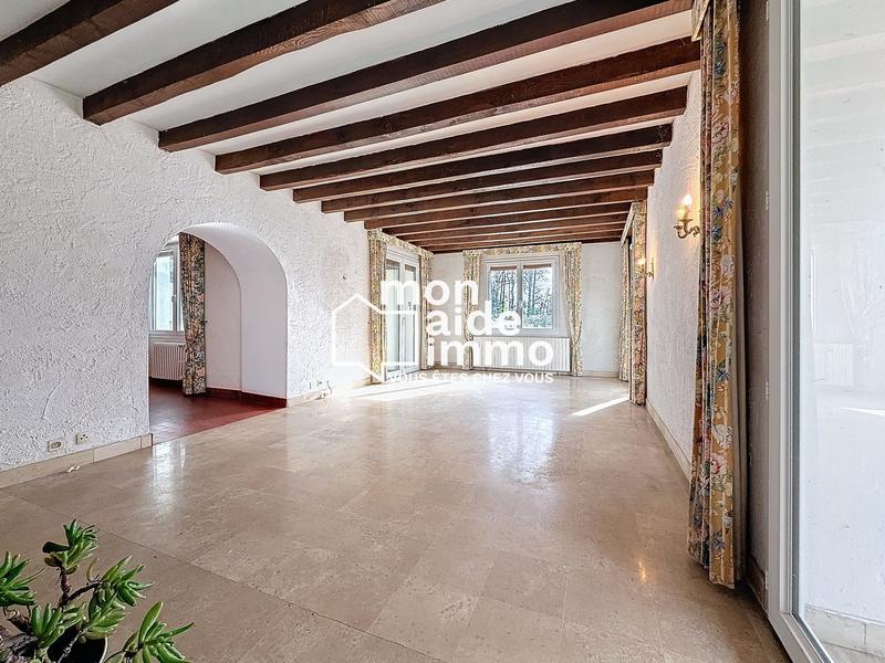 Maison - 250 m² - 7 pièces