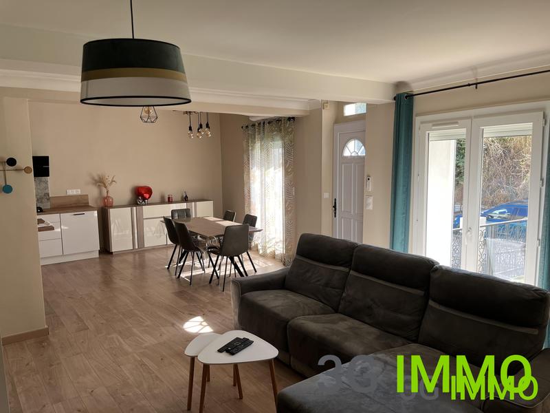 Maison - 104 m² - 4 pièces