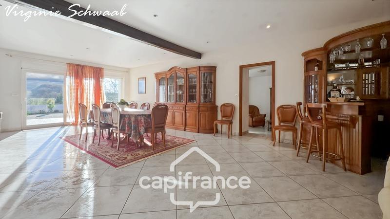 Maison - 219 m² - 8 pièces