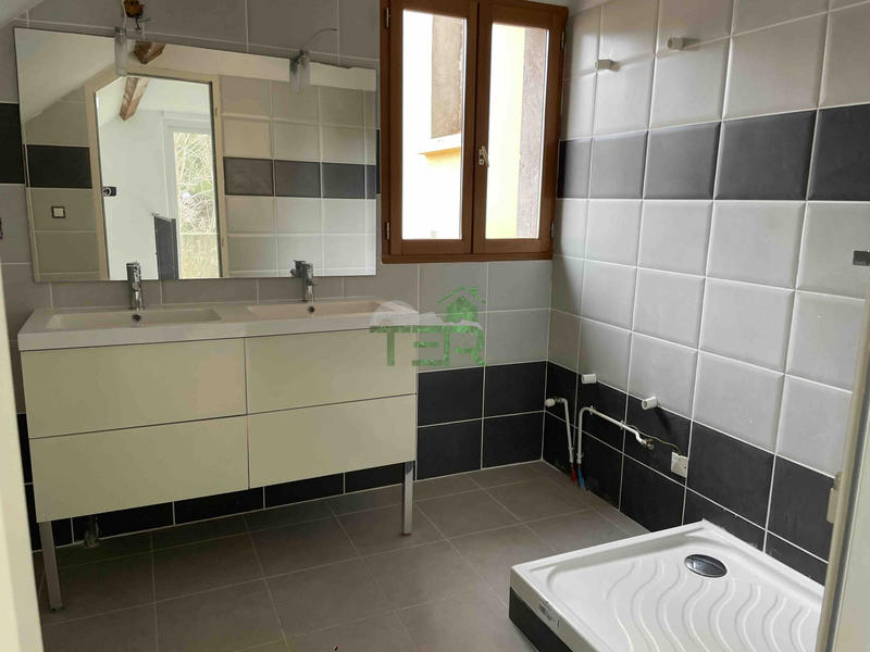 Maison - 103 m² - 9 pièces