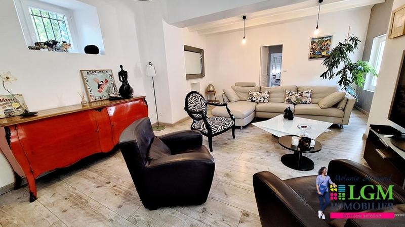 Maison - 258 m² - 5 pièces