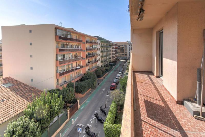 Appartement - 75 m² - 4 pièces