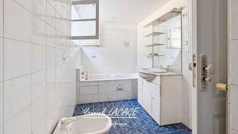 Maison - 195 m² - 8 pièces