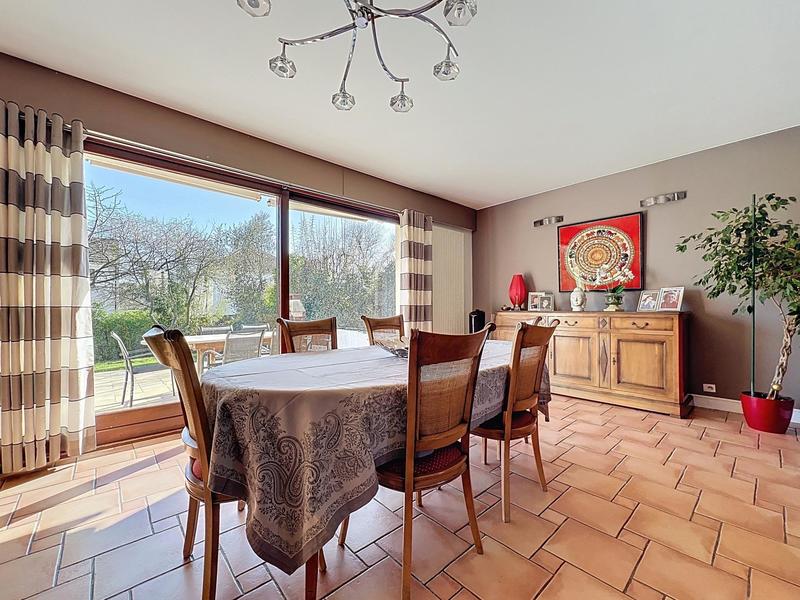 Maison - 196 m² - 7 pièces