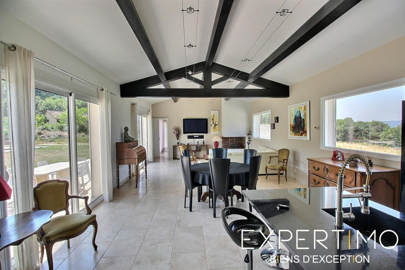 Villa - 220 m² - 8 pièces