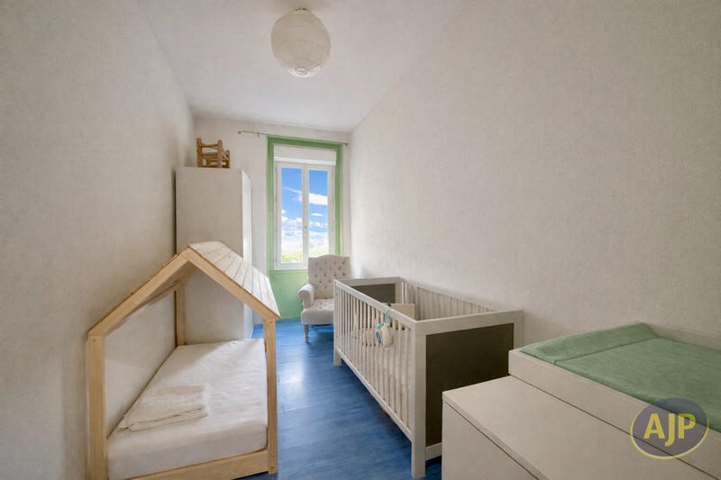 Maison - 166 m² - 7 pièces