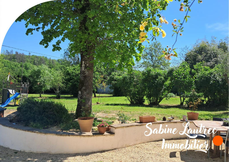 Propriété - 270 m² - 7 pièces