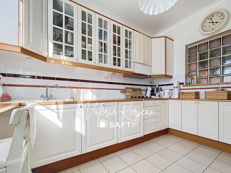 Maison - 152 m² - 9 pièces