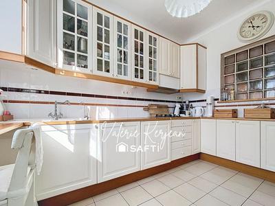 Maison - 152 m² - 9 pièces