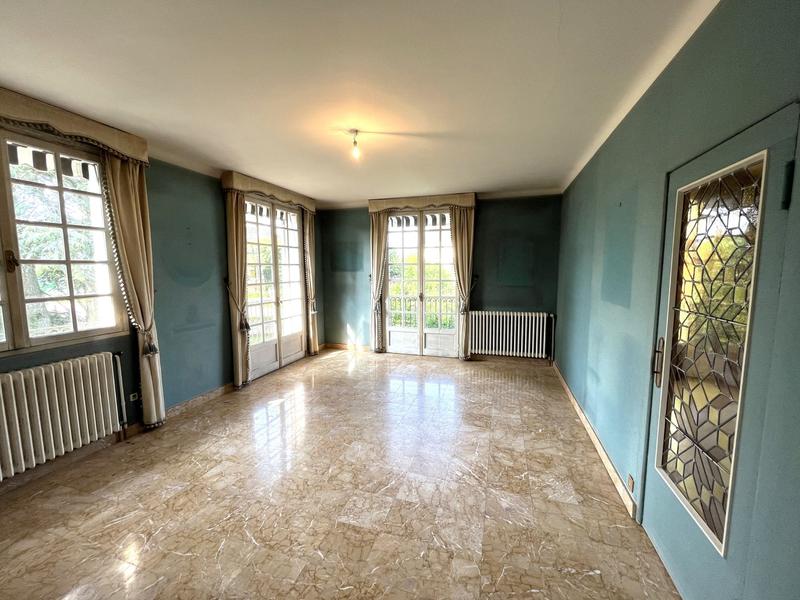 Maison traditionnelle - 256 m² - 9 pièces
