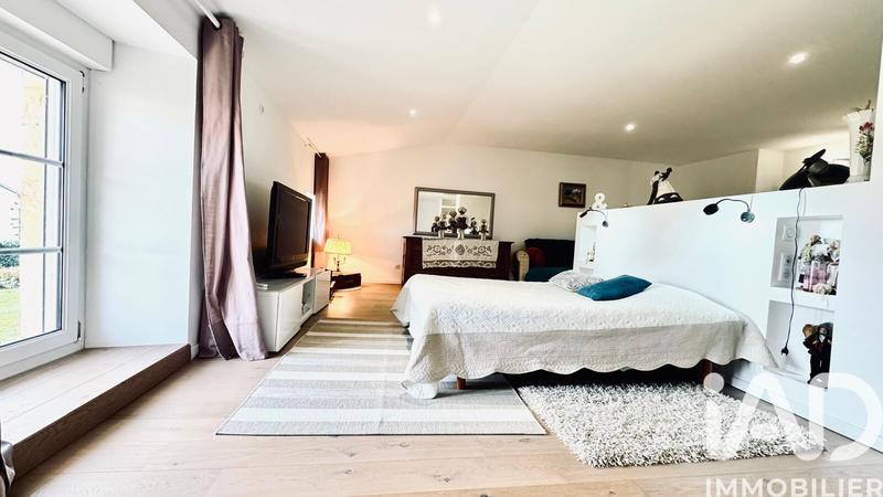 Maison - 200 m² - 6 pièces