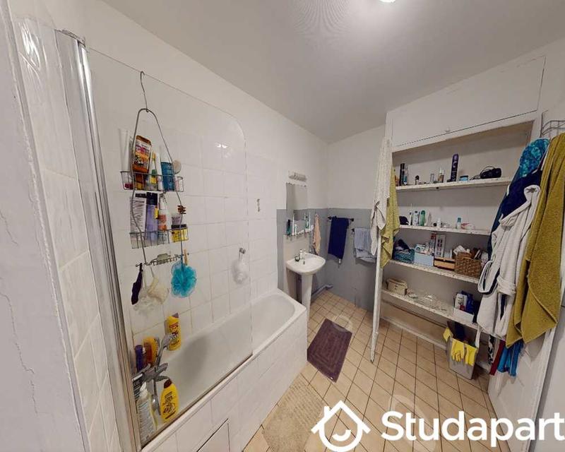 Chambre - 160 m² - 1 pièce