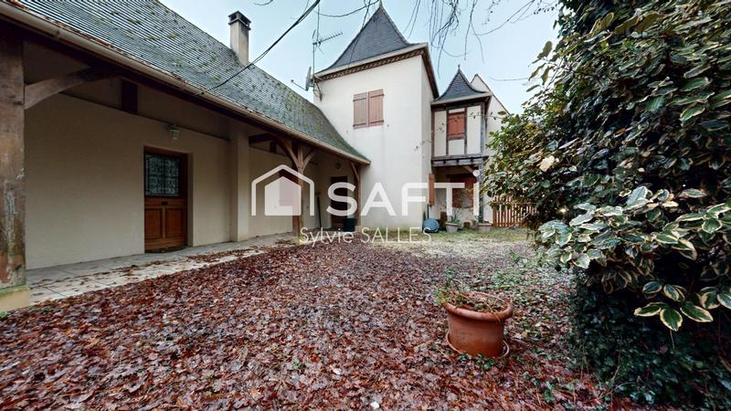 Maison - 233 m² - 7 pièces