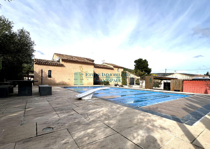 Villa - 230 m² - 10 pièces