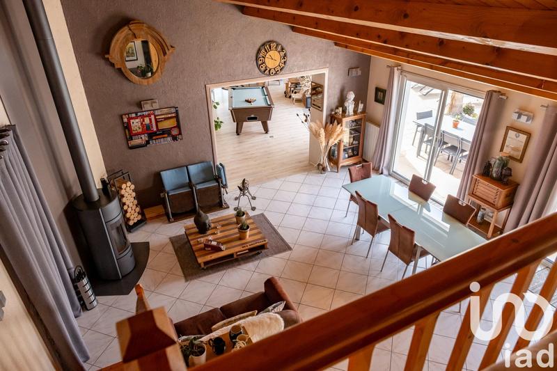 Maison - 222 m² - 7 pièces