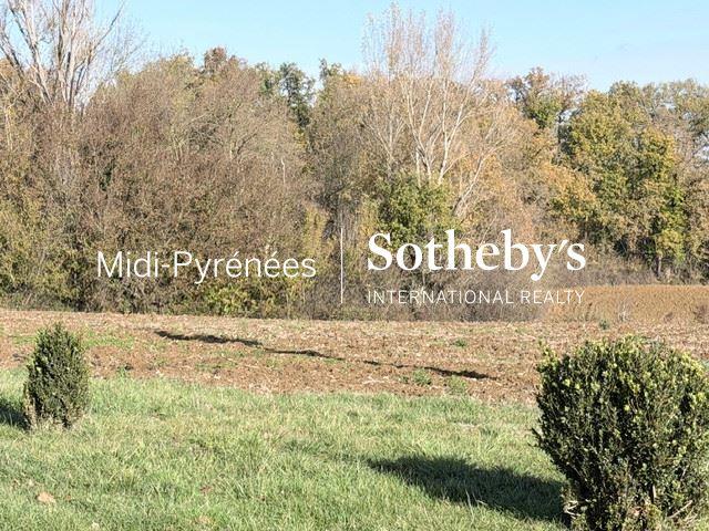 Maison - 280 m² - 8 pièces