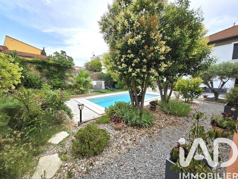 Maison - 215 m² - 8 pièces