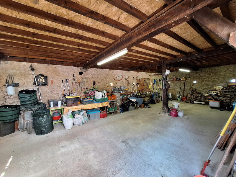 Propriété - 191 m² - 6 pièces