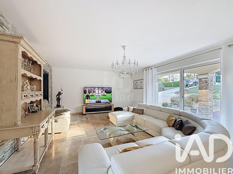 Maison - 251 m² - 7 pièces