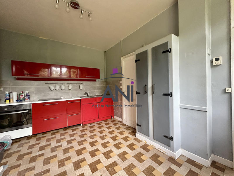 Maison - 270 m² - 11 pièces