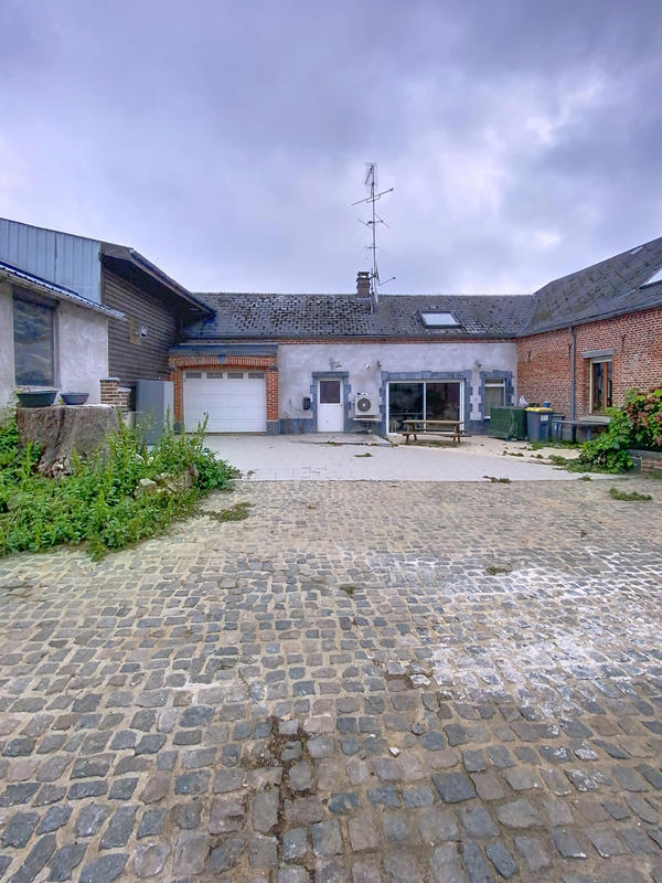 Maison - 220 m² - 9 pièces