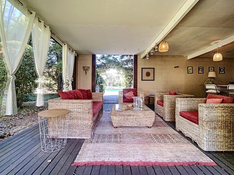 Mas - 285 m² - 10 pièces