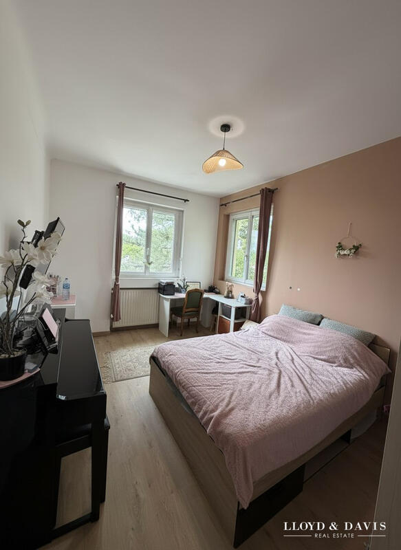 Maison - 200 m² - 8 pièces