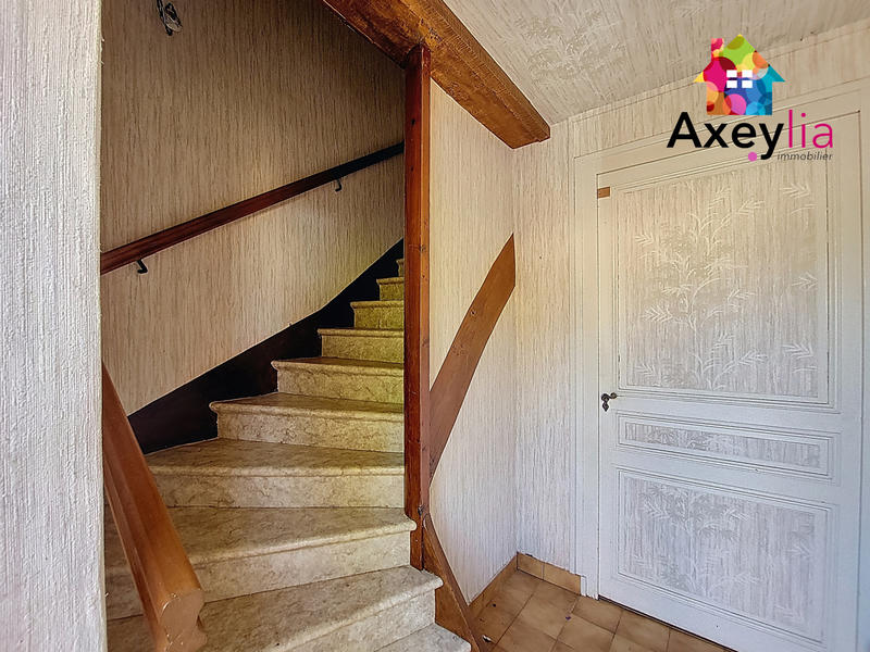 Maison - 280 m² - 10 pièces