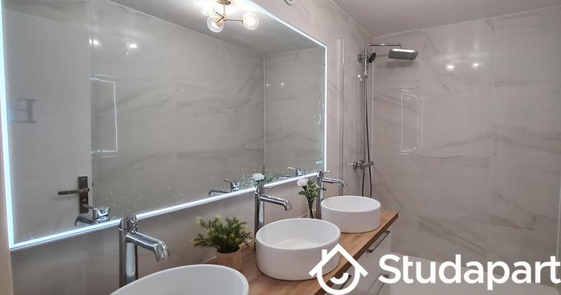 Chambre - 10 m² - 1 pièce