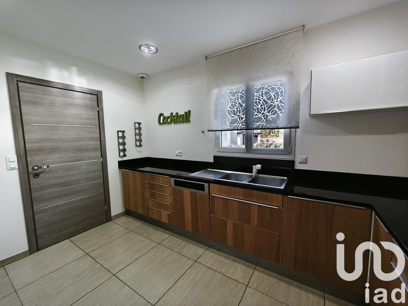 Maison - 223 m² - 6 pièces