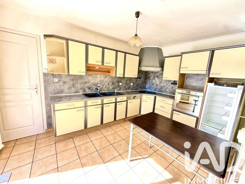 Maison - 90 m² - 5 pièces