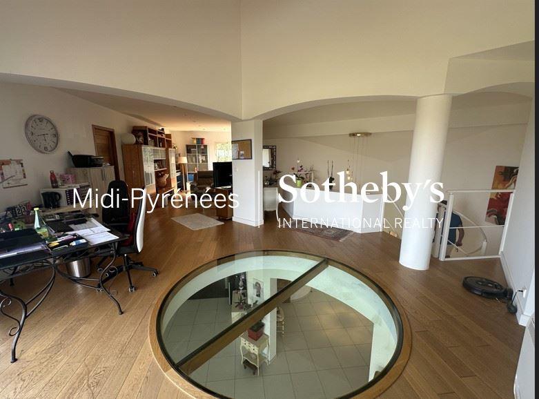 Maison - 350 m² - 9 pièces