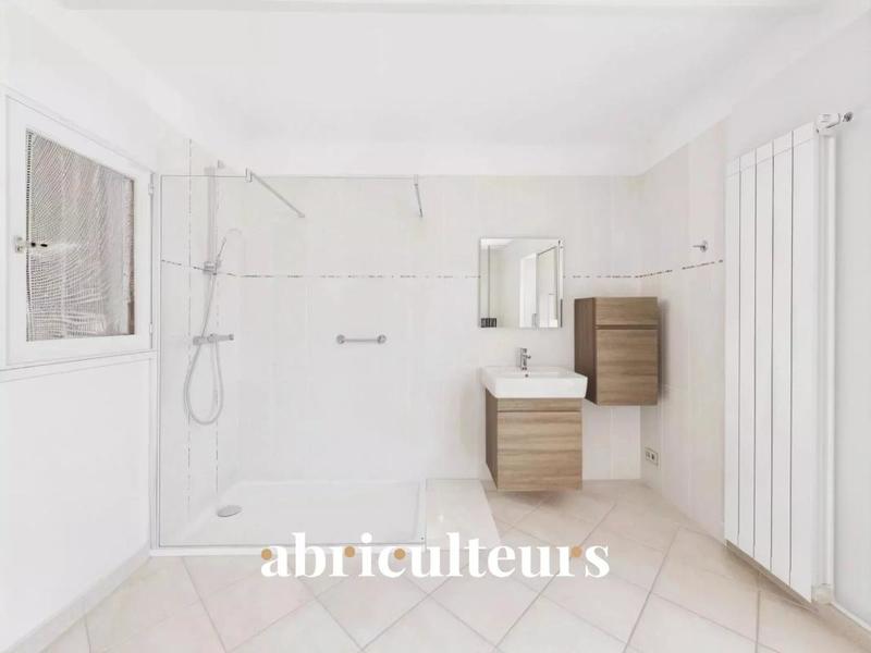 Maison - 94 m² - 5 pièces