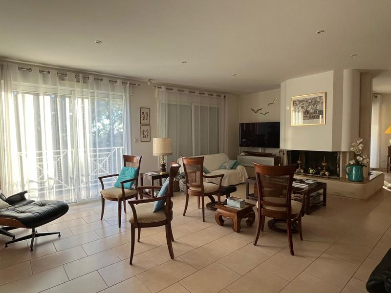 Maison contemporaine - 267 m² - 10 pièces