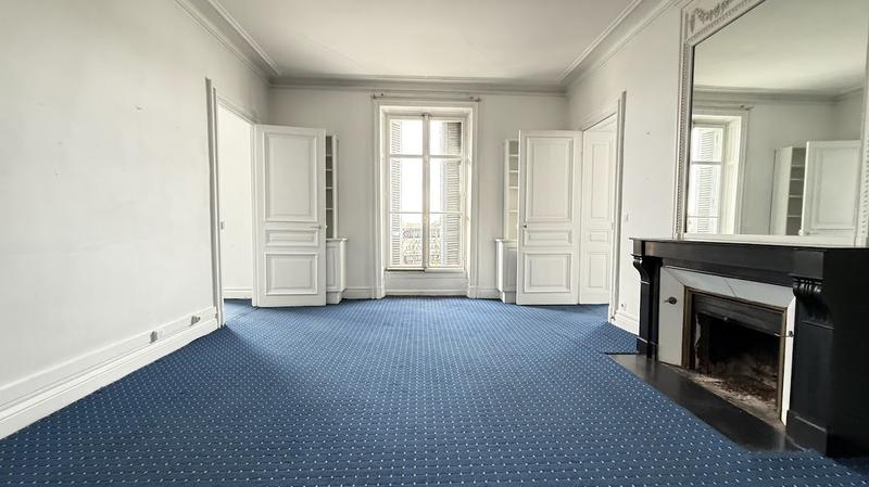 Appartement - 177 m² - 7 pièces