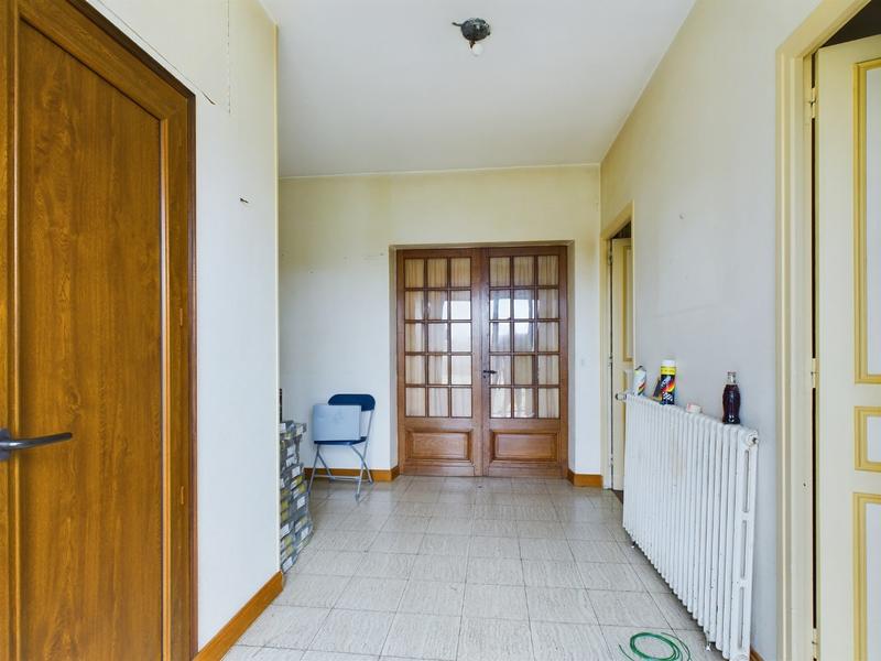 Maison - 245 m² - 9 pièces