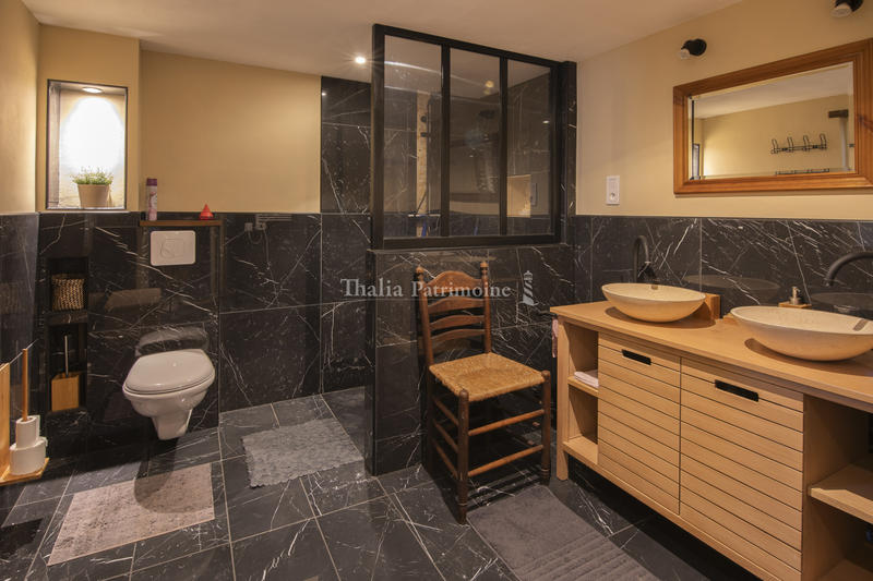 Maison - 372 m² - 13 pièces