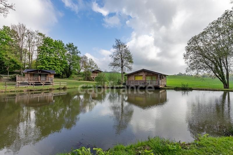 Propriété - 4 000 m² - 30 pièces