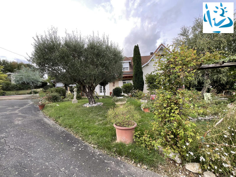 Maison - 172 m² - 9 pièces