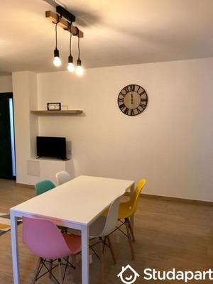 Chambre - 9 m² - 1 pièce