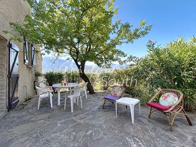 Maison - 200 m² - 7 pièces