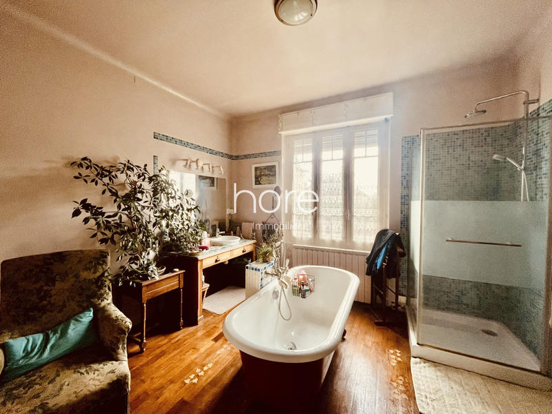 Maison ancienne - 215 m² - 9 pièces