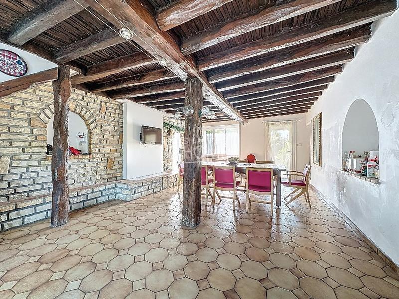 Propriété - 623 m² - 14 pièces