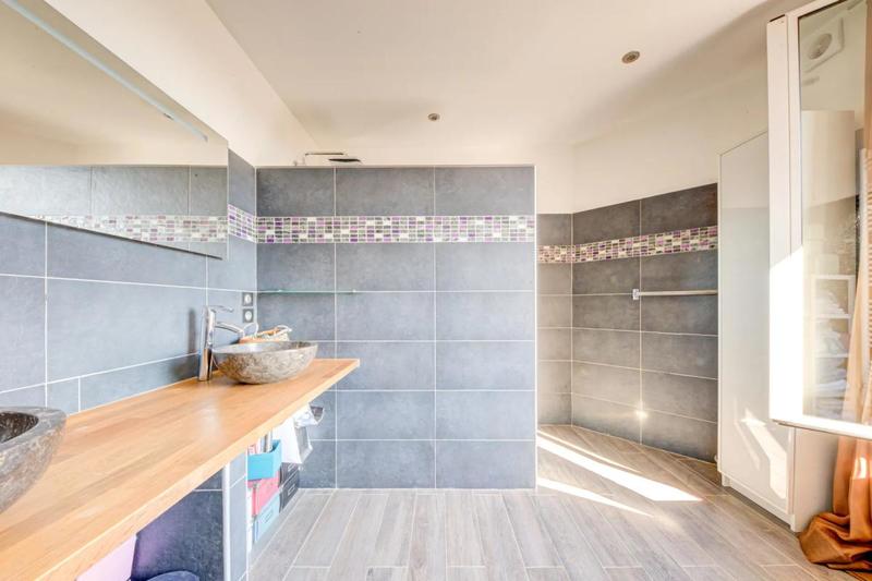 Maison - 121 m² - 6 pièces