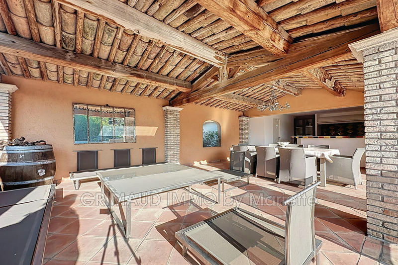 Maison - 200 m² - 5 pièces