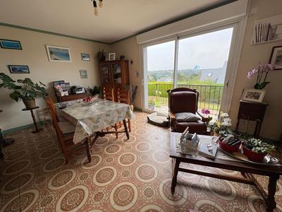 Maison - 96 m² - 5 pièces